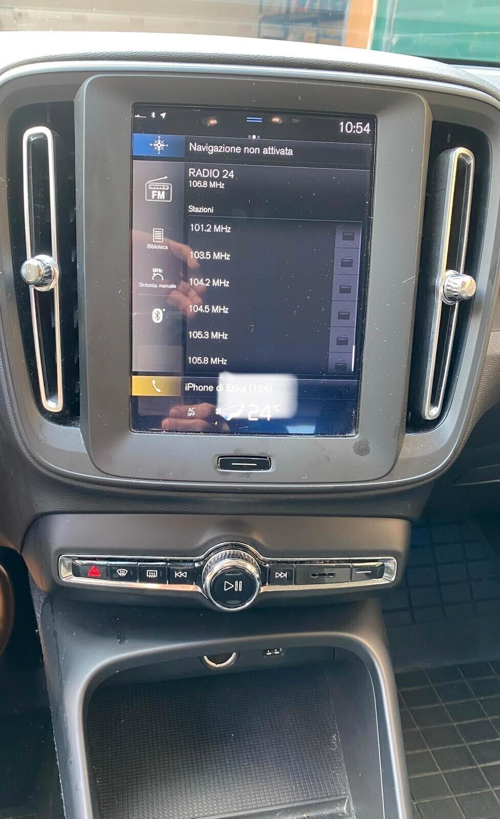 Volvo XC40tdi-4x4-150 cv- 2000cc-140000km-anno 2020-garanzia-accessoriato-unico proprietario-stato seminuovo