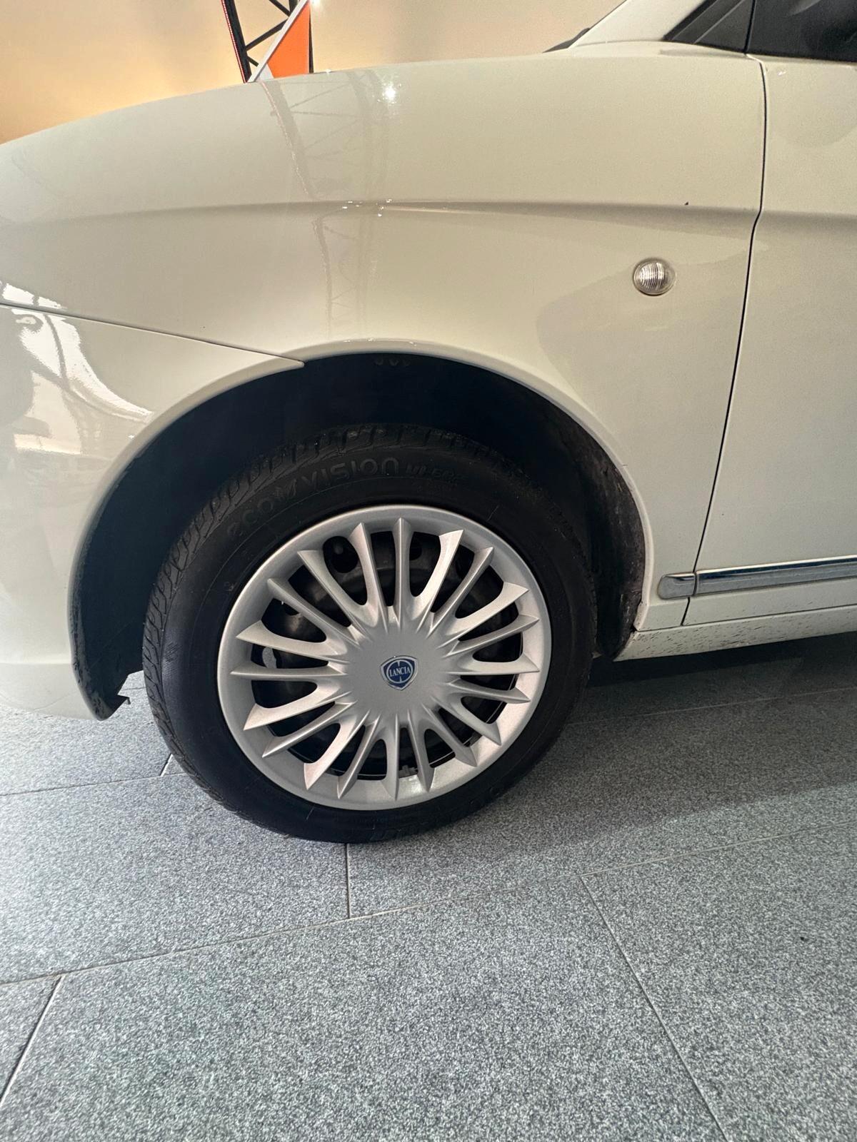 Lancia Ypsilon 1.2 69 CV Elle