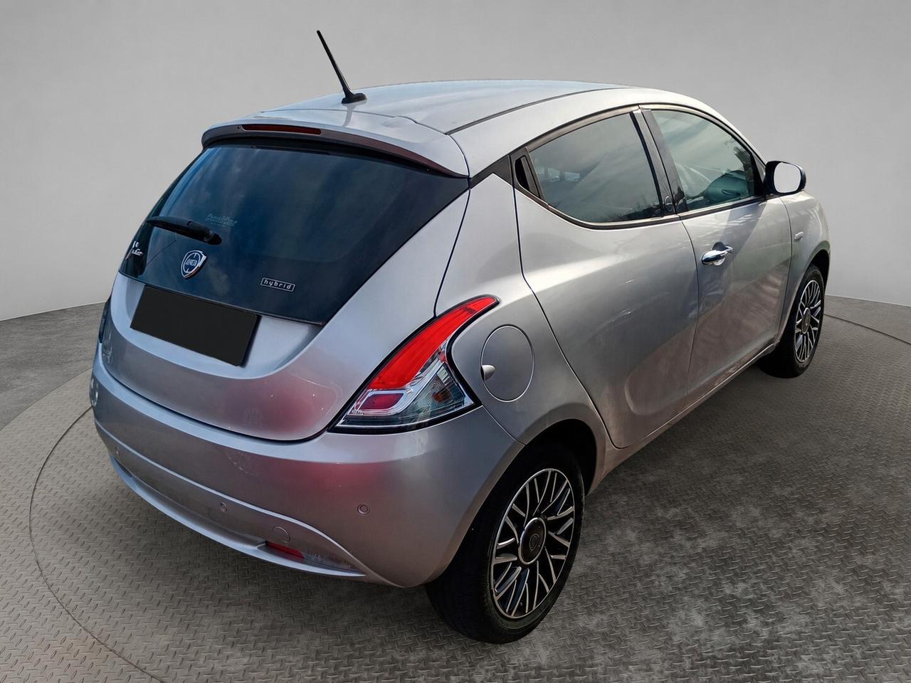 Lancia Ypsilon 1.0 FireFly 5 porte S&S Hybrid Ecochic Silver