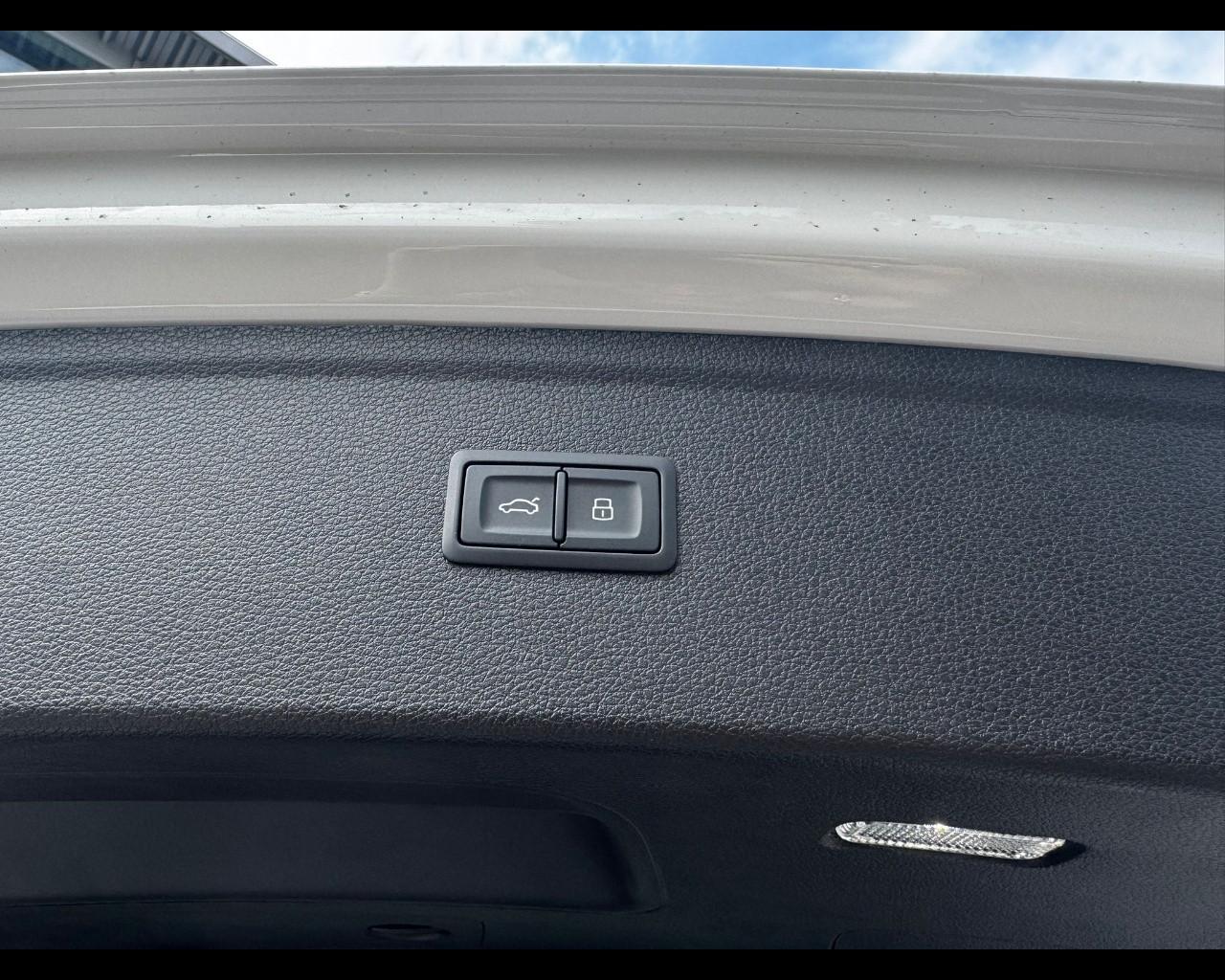 AUDI Q5 55 TFSIe S-TRONIC QUATTRO S-LINE PLUS