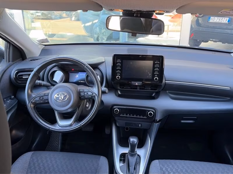 Toyota Yaris Hybrid Trend MY22