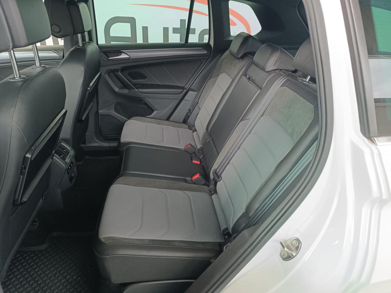 Volkswagen Tiguan 2.0 TDI SCR DSG Executive R-LINE BlueMotion Technology