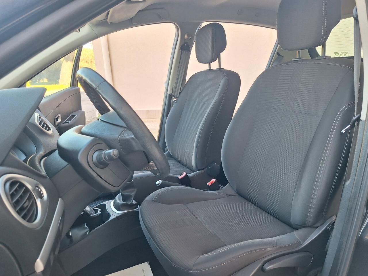 Renault Clio 1.2 5 porte NAVI PERFETTA 2012