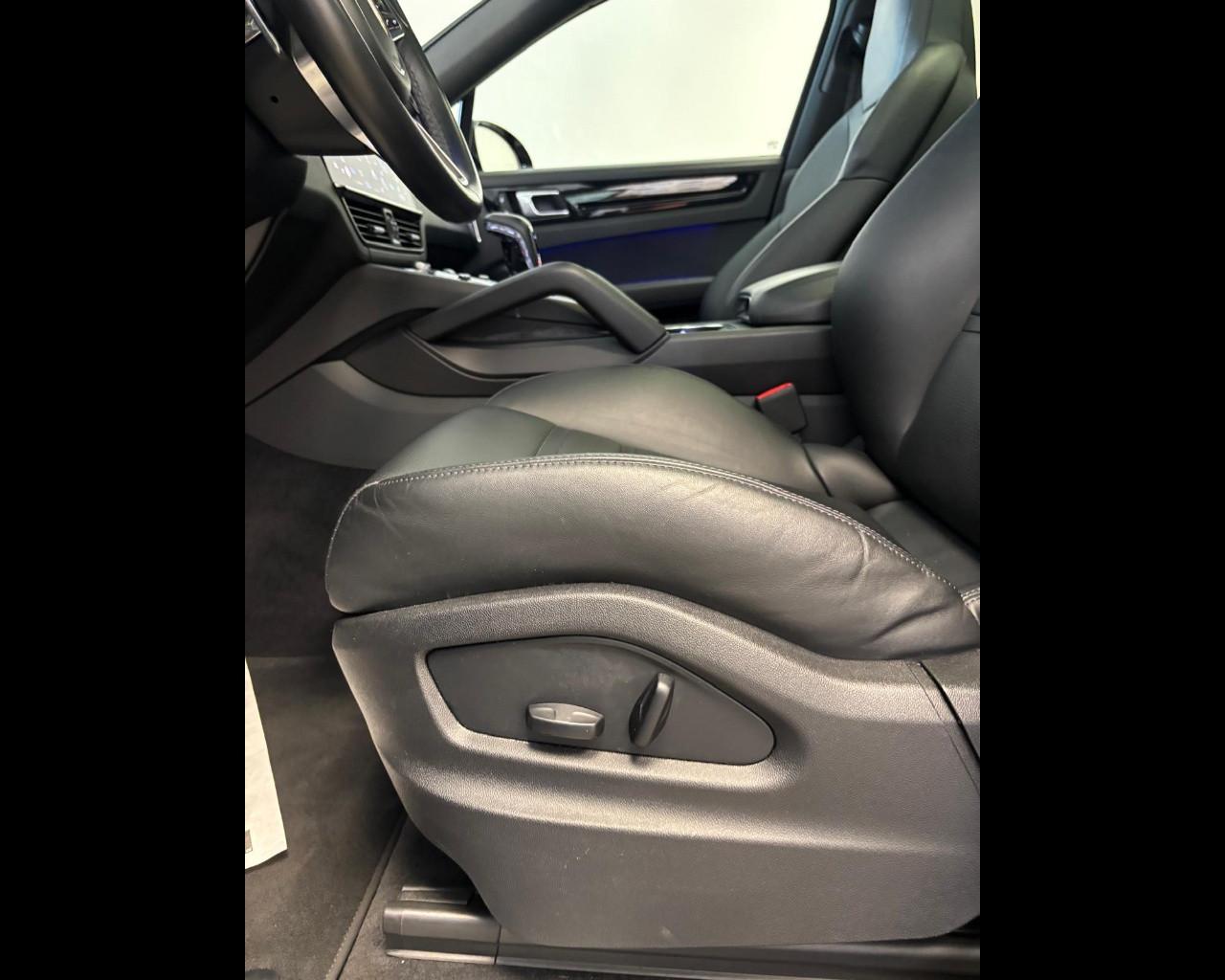 PORSCHE Cayenne Coupe 2019 - Cayenne Coupe 3.0 e-hybrid tiptronic