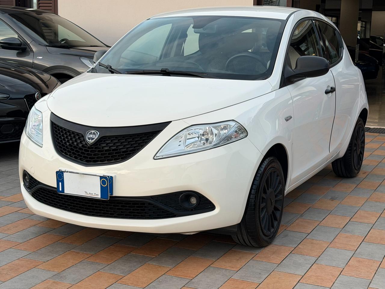 Lancia Ypsilon 1.2 69 cv. ELEFANTINO BLU