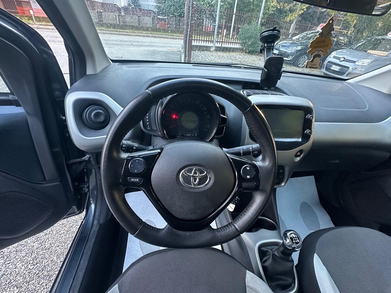 Toyota Aygo 1.0 VVT-i 69 CV 5 porte x-cite