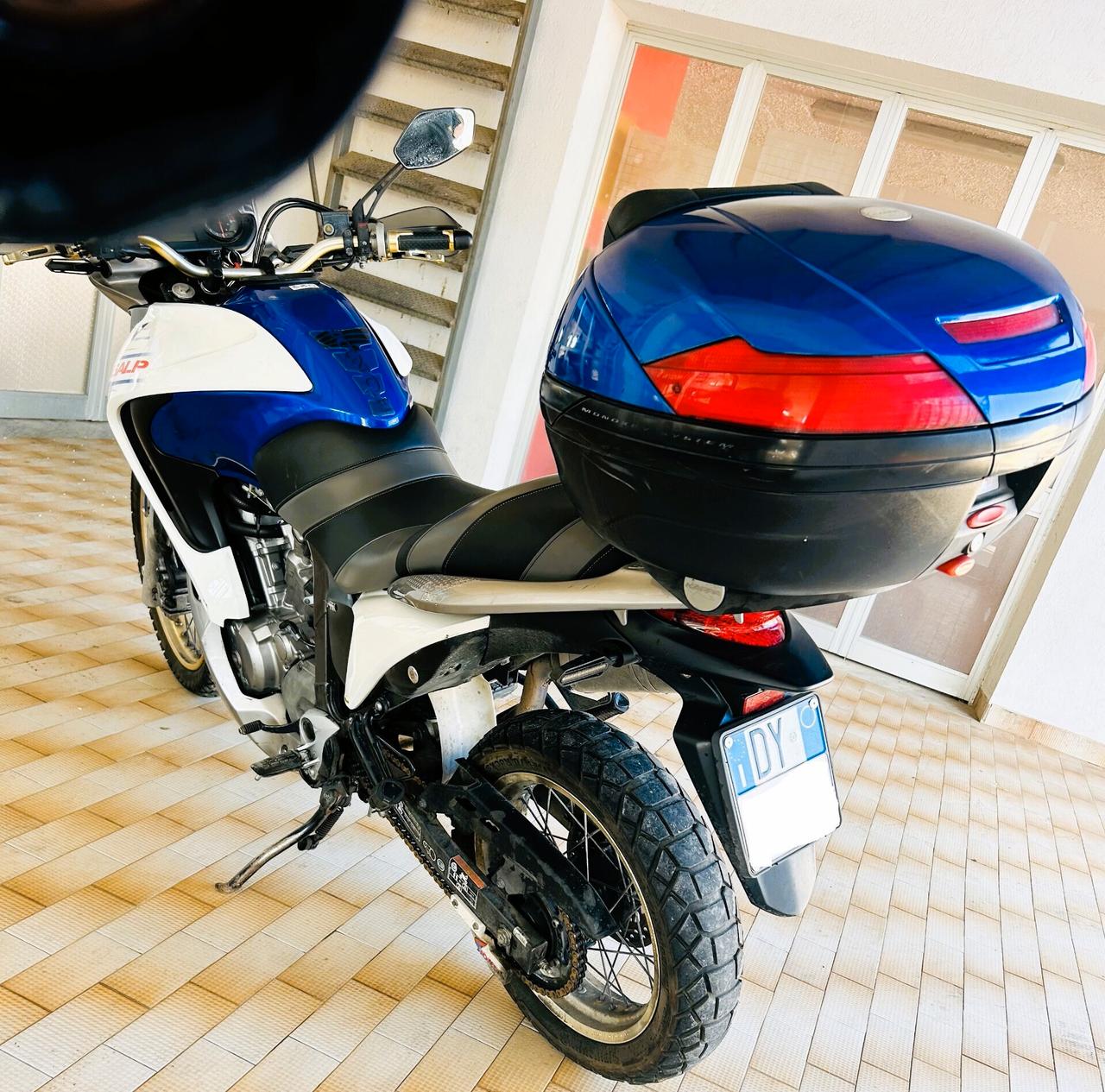 Honda Transalp V 700