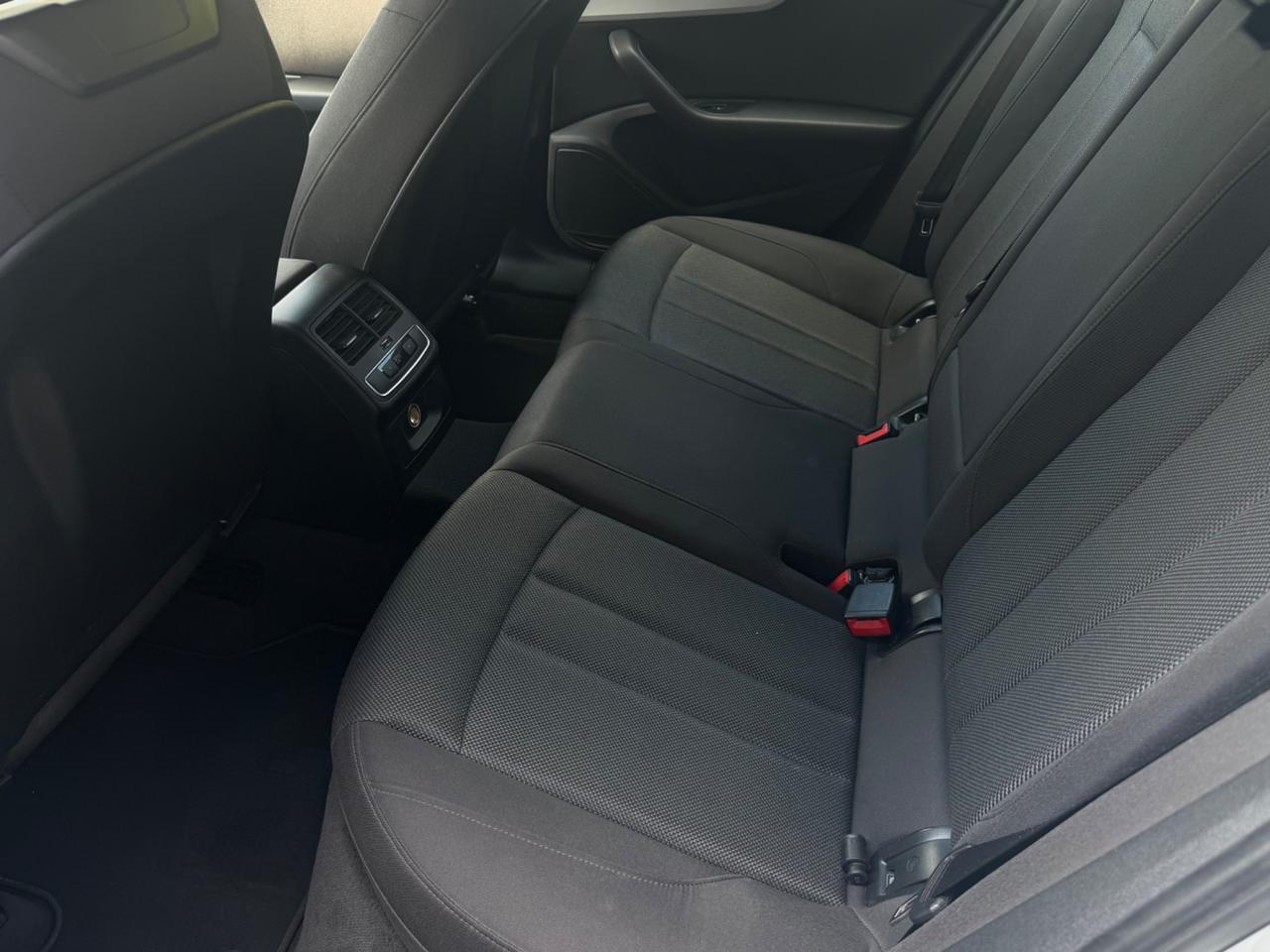 Audi A4 Avant 2.0 TDI 150 CV ultra S tronic Business Sport