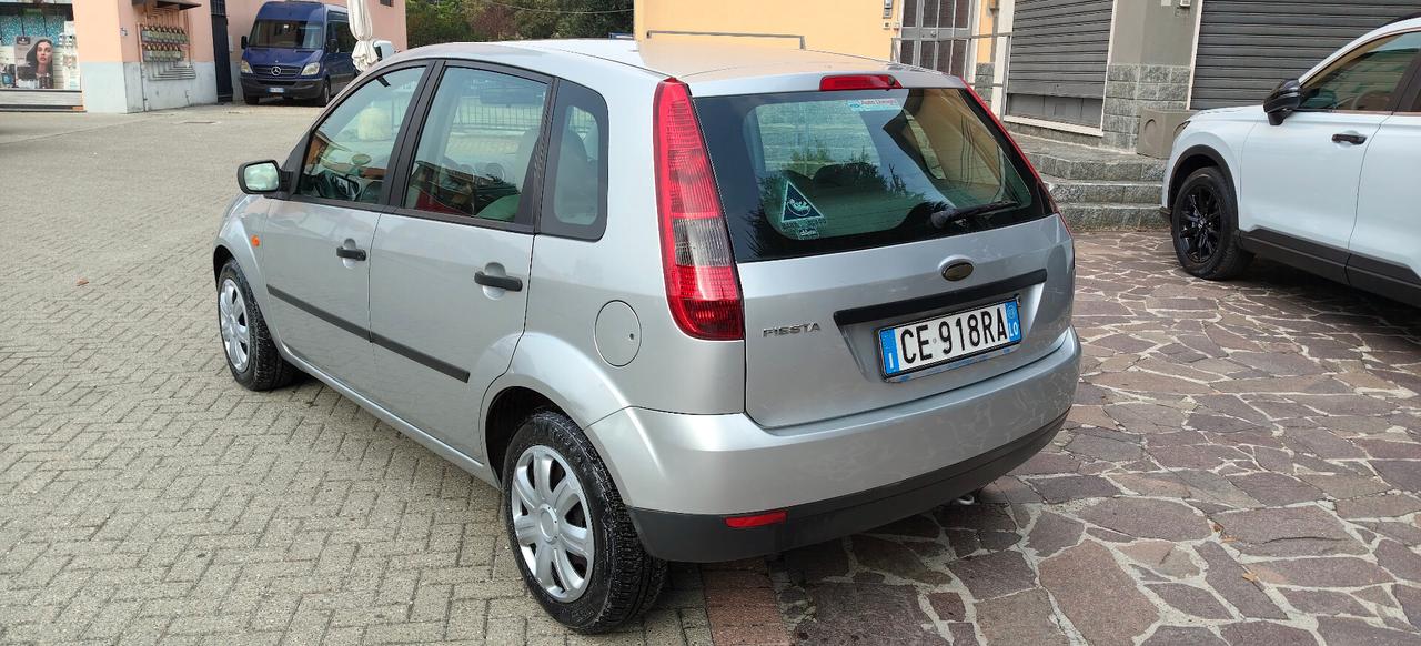 Ford Fiesta 1.2 16V 5p. Ambiente