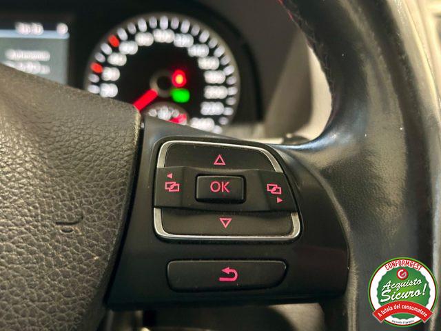 VOLKSWAGEN Touran 2.0 TDI 140CV DSG Highline *NEOPAT*7 POSTI*PELLE*