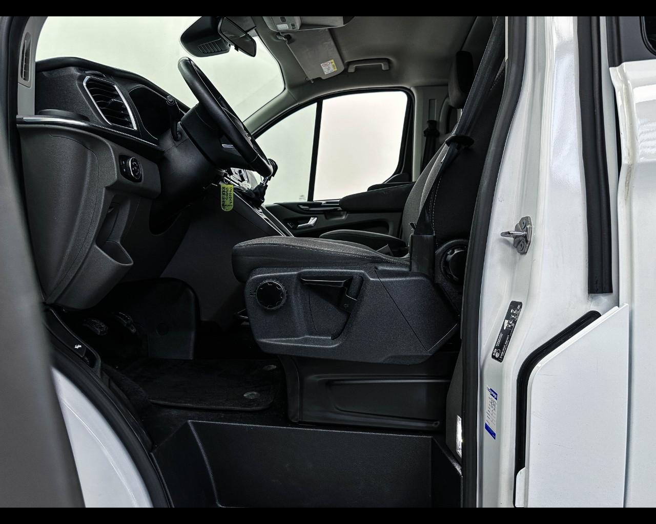 FORD Tourneo Custom 1ª s - Tourneo Custom 320 2.0 EcoBlue 130CV MHEV PC Titanium