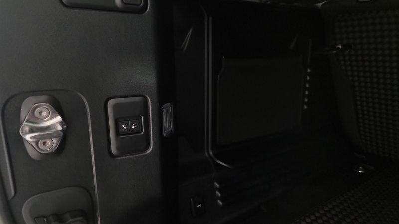 Land Rover Defender 110 3.0D I6 200 CV AWD Auto S