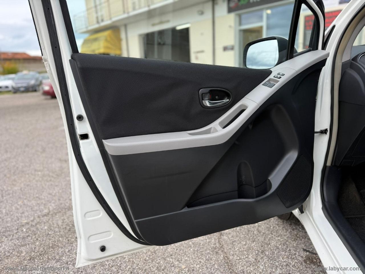 TOYOTA Yaris 1.0 5p. Sol GPL