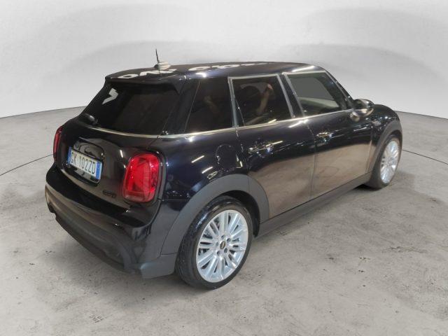 MINI Cooper 1.5 Cooper Essential 5 porte