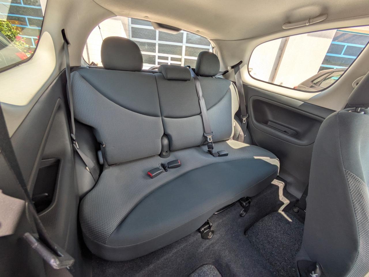 TOYOTA YARIS 1.0 BENZINA 65cv