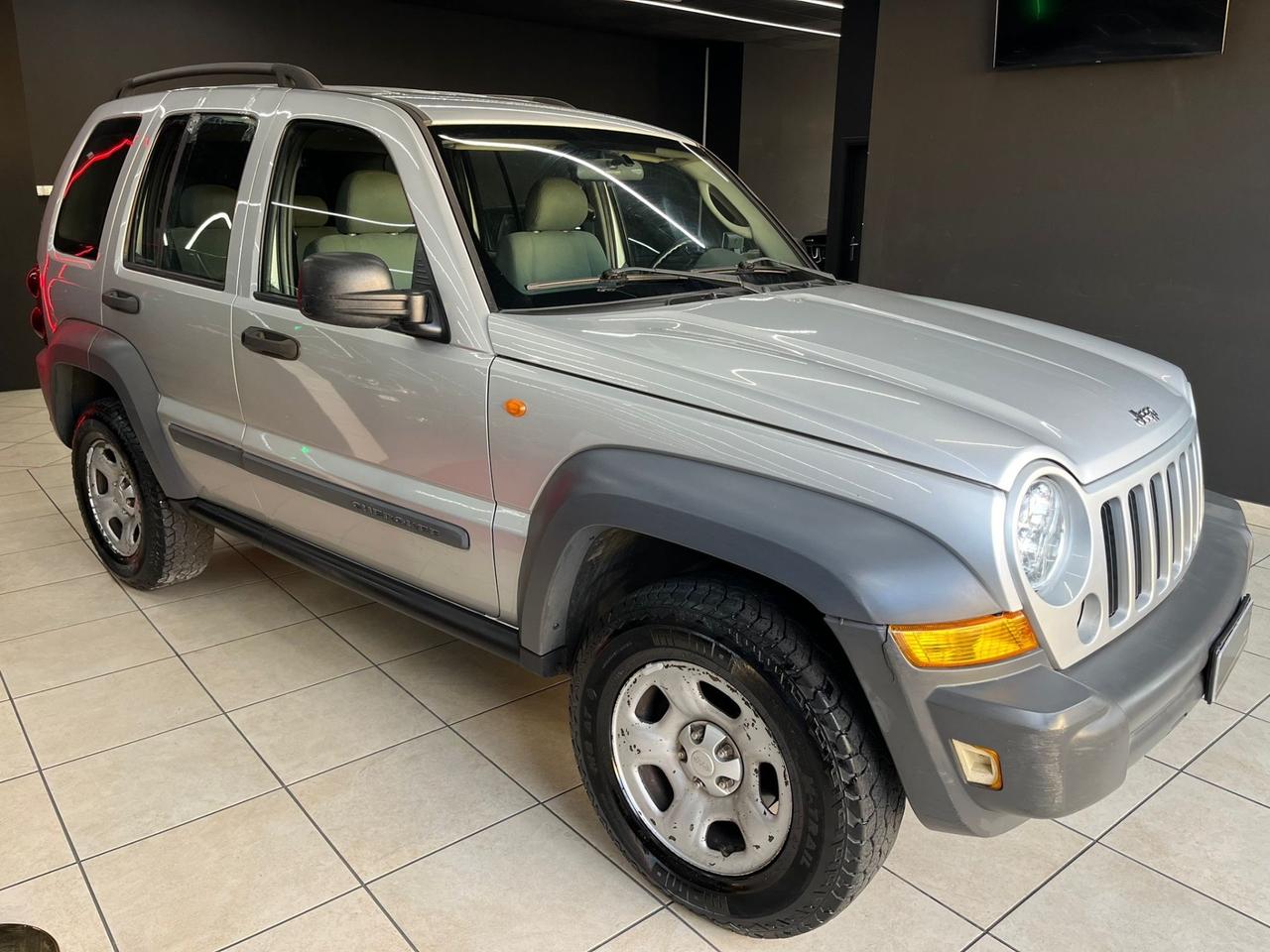 Jeep Cherokee 2.8 CRD Sport 163Cv