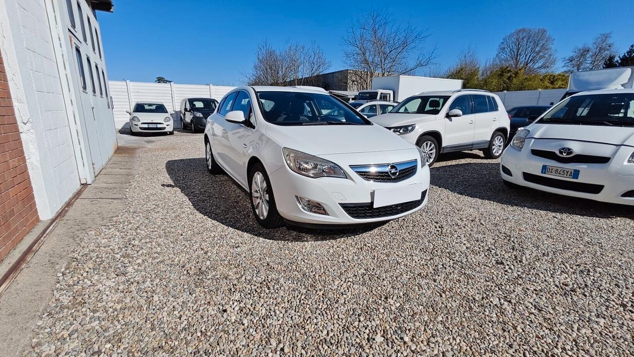 Opel Astra 1.7 CDTI 110CV 5 porte Cosmo