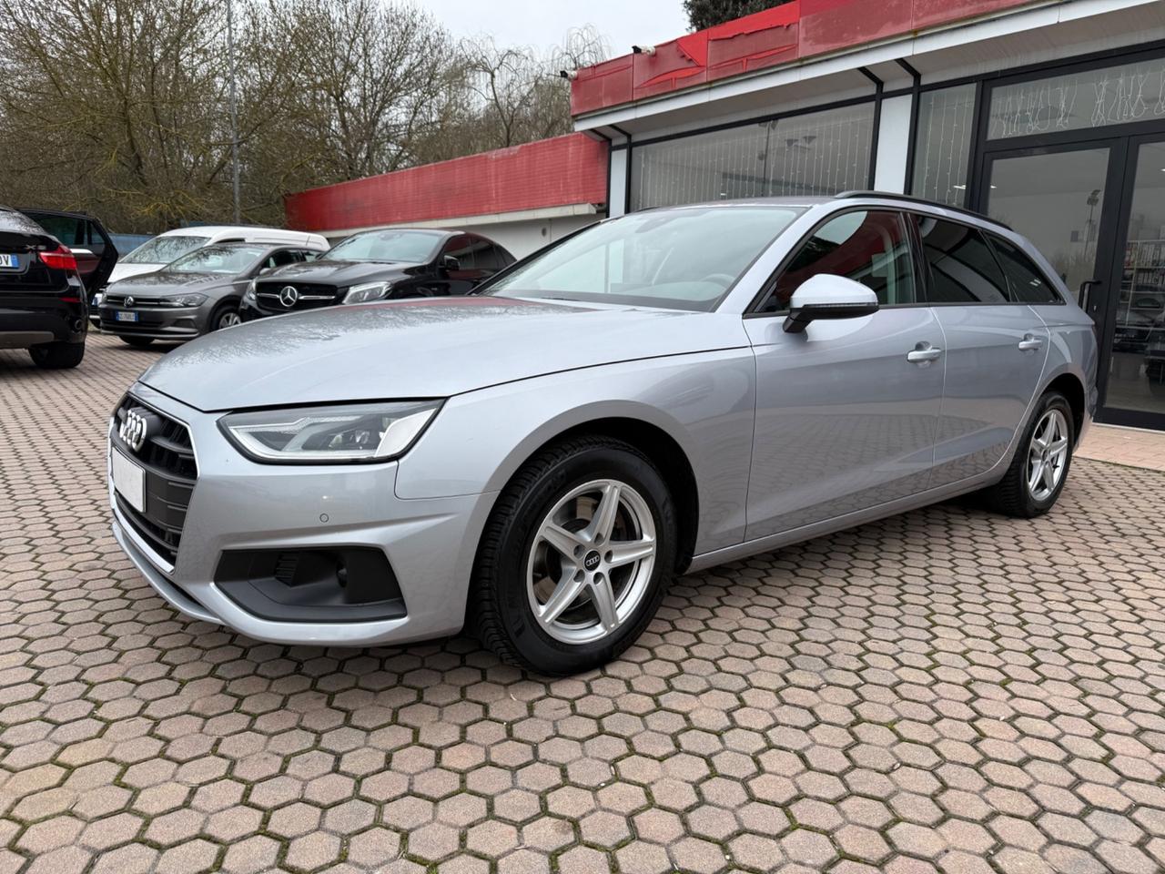 Audi A4 Avant 30 TDI/136 CV S tronic