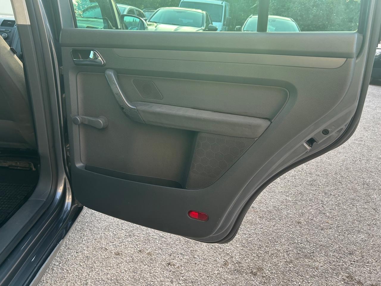 Volkswagen Touran 1.9 TDI 105CV 7 Posti Gancio Traino