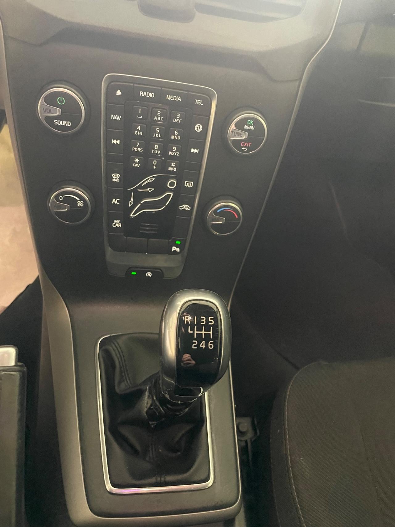 Volvo V40 D2 1.6 Momentum - Nessun vincolo -