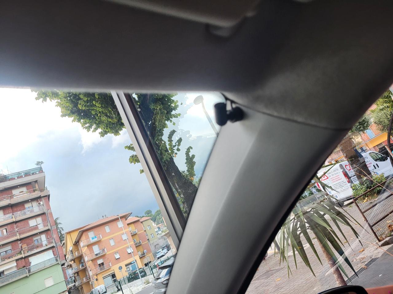 Volkswagen up! 1,0-UNICA PROPR-EURO 6-3 REVISIONI