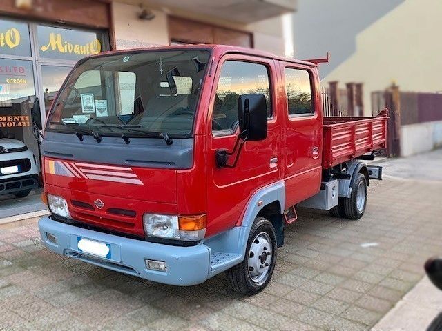 Nissan Cabstar 3.0 diesel 35.12 DOPPIA CABINA RIBALTABILE TRILATERALE