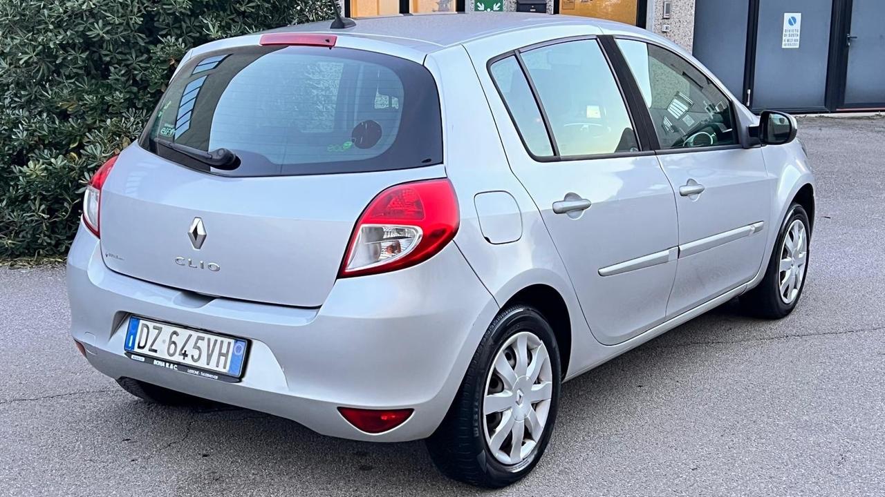 Renault Clio 1.2 16V 5 porte Dynamique