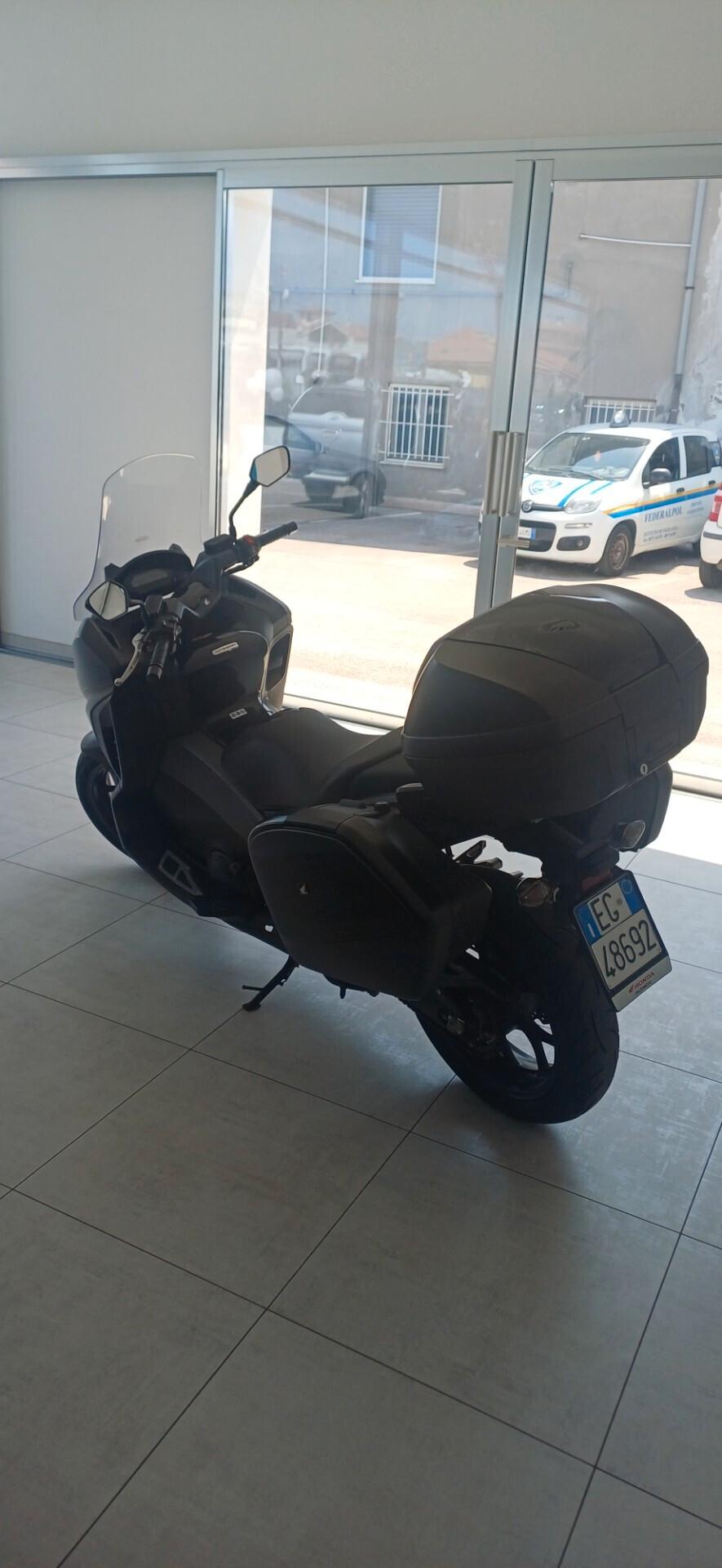 Honda Integra 750