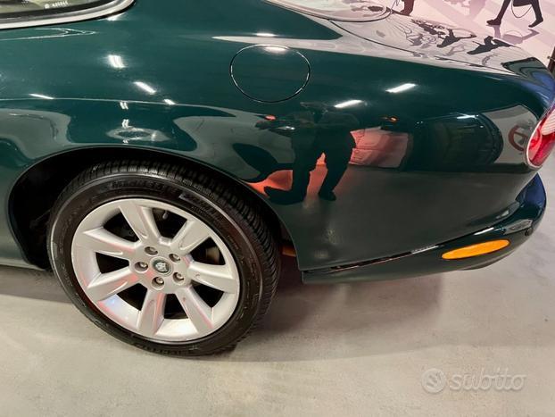 JAGUAR XK8 4.2 Coupé