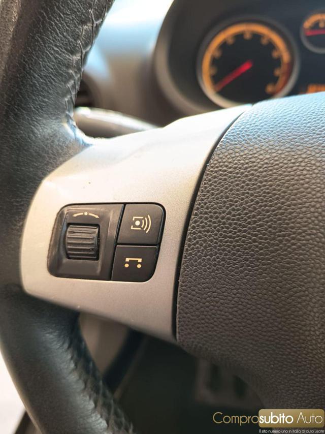 OPEL Corsa 1.2 5 porte Cosmo