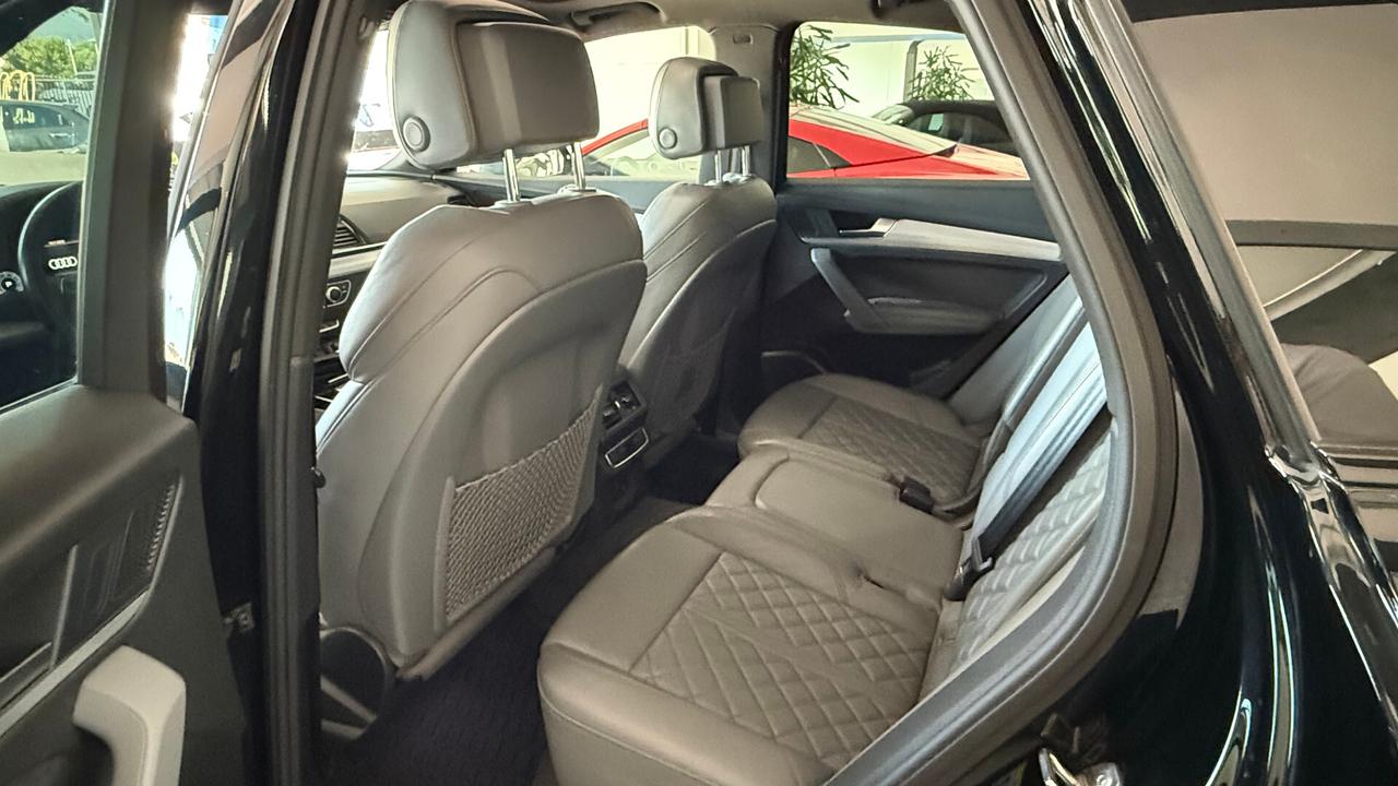 AUDI SQ5 SPORTBACK TETTO IDENTITY BLACK