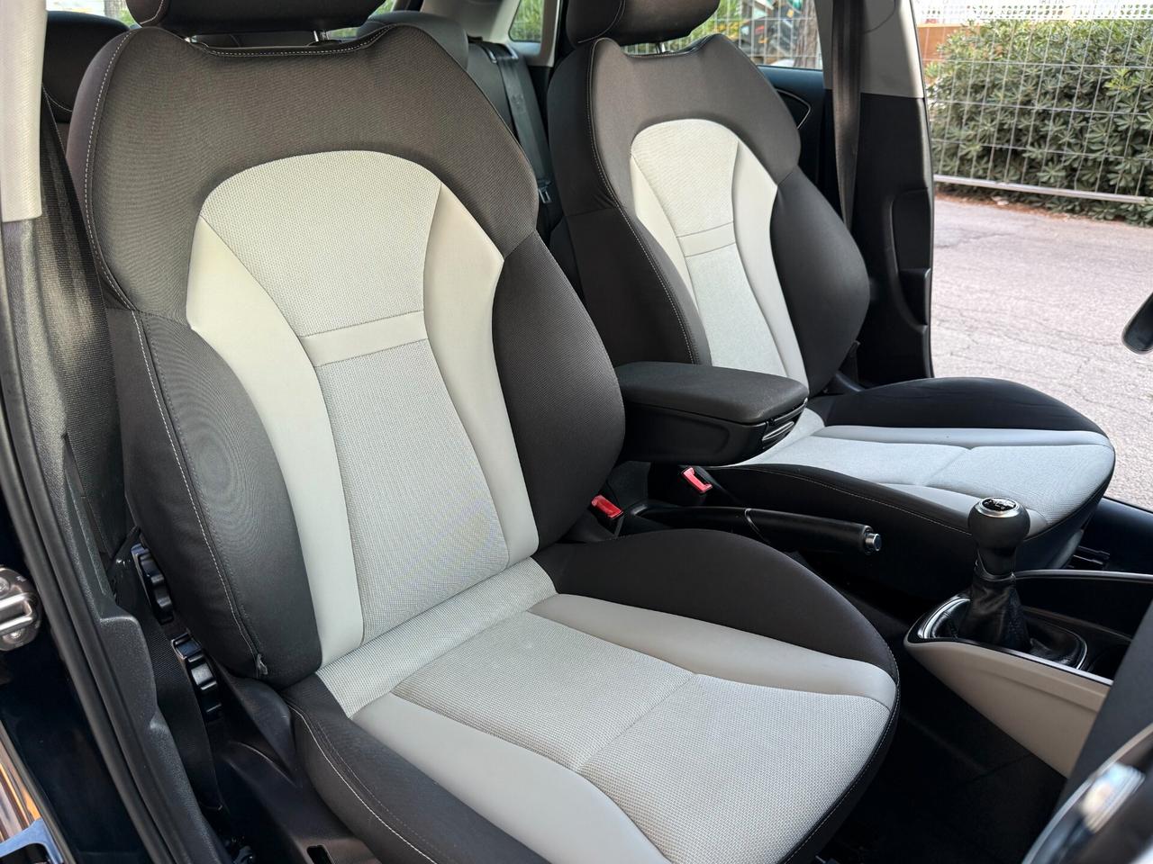 Audi A1 SPB 1.6 TDI 105CV NAVI LED - 2012