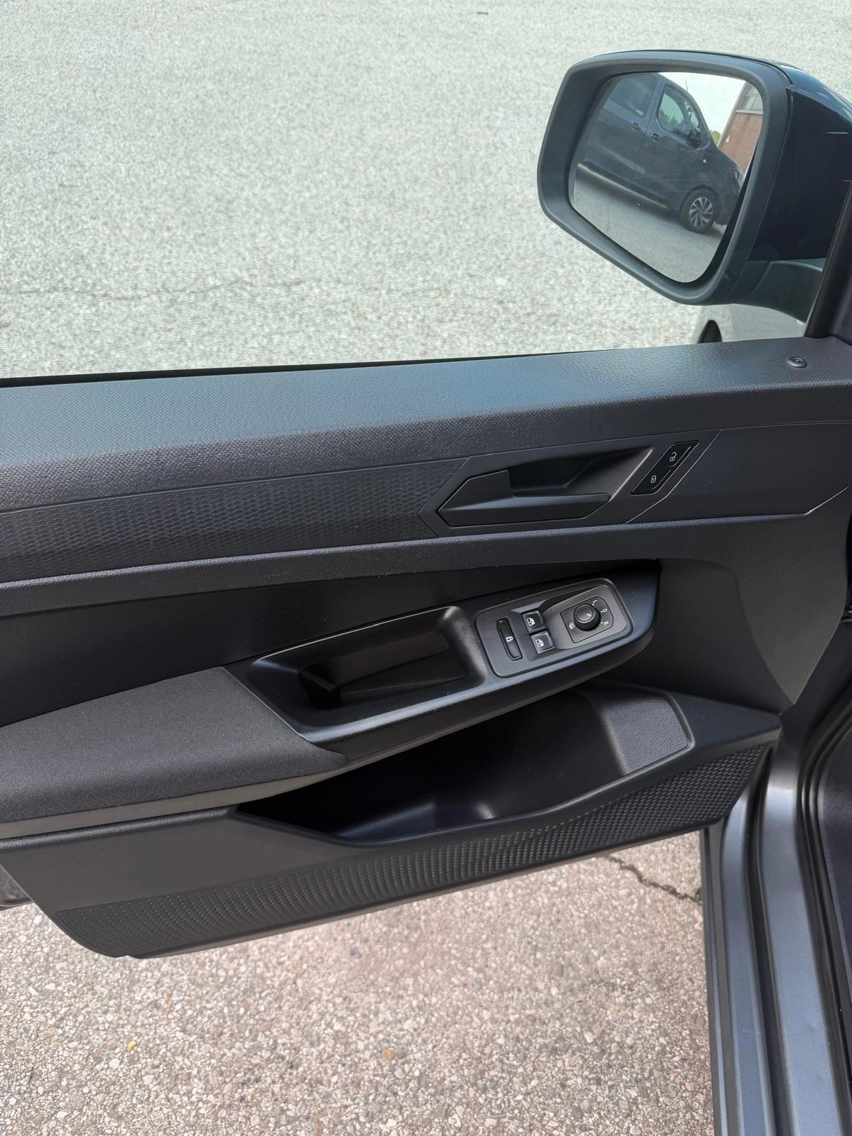 Volkswagen Caddy Pianale Ribassato 2.0 TDI 102 CV Space Maxi 7 POSTI DUE PORTIERE SCORREVOLI