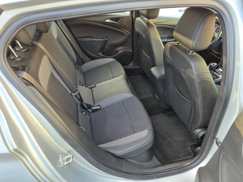 Opel Astra 1.5 CDTI 105 CV BERLINA 5 porte