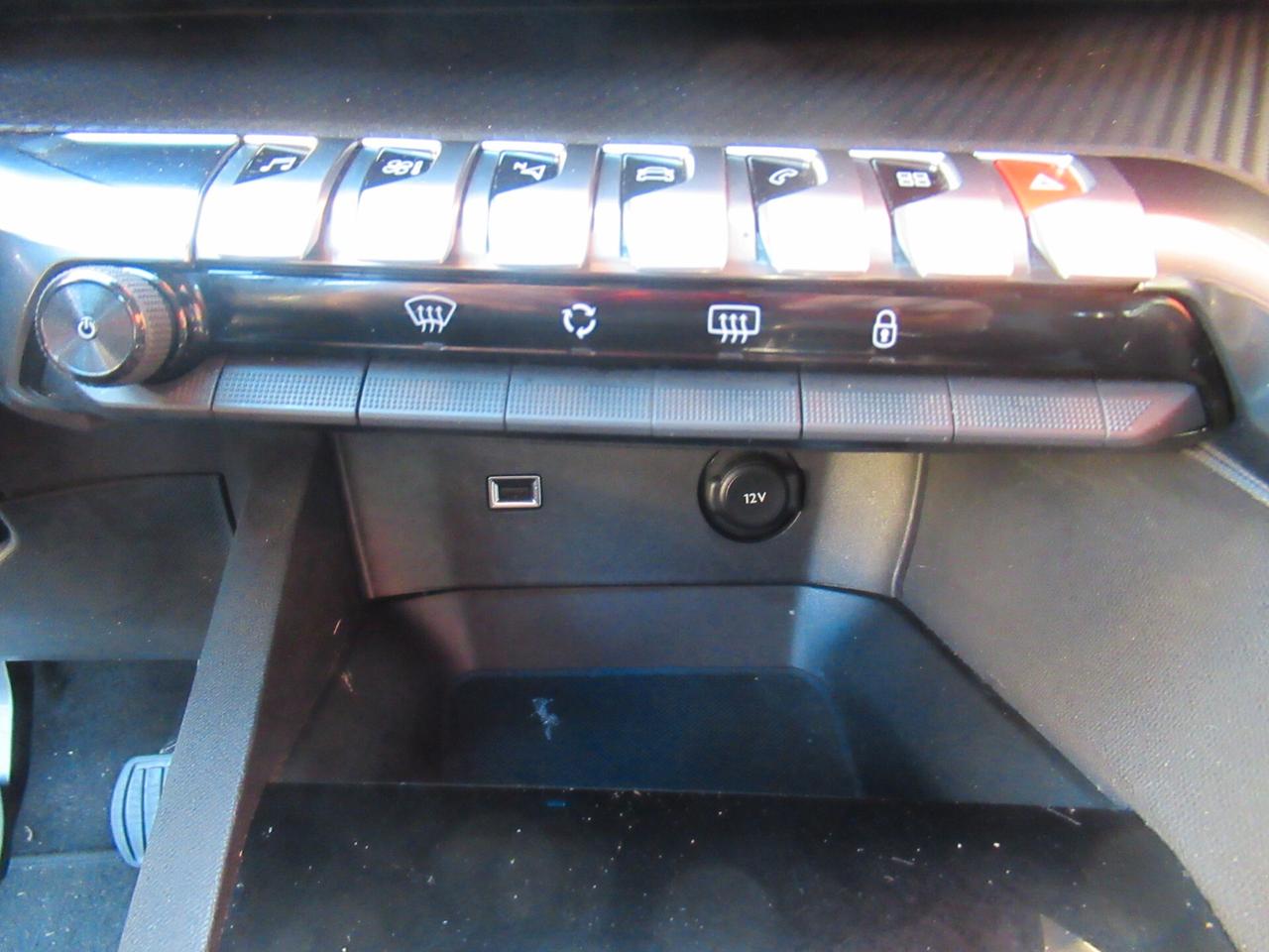 Peugeot 3008 BlueHDi 130 S&S Business