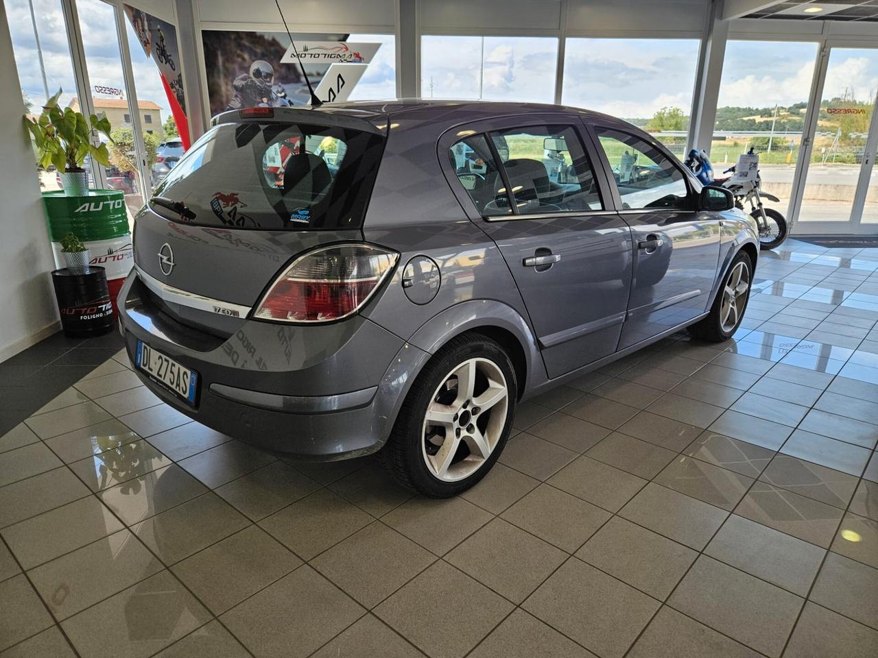 Opel Astra 1.9 CDTI 120CV 5 porte