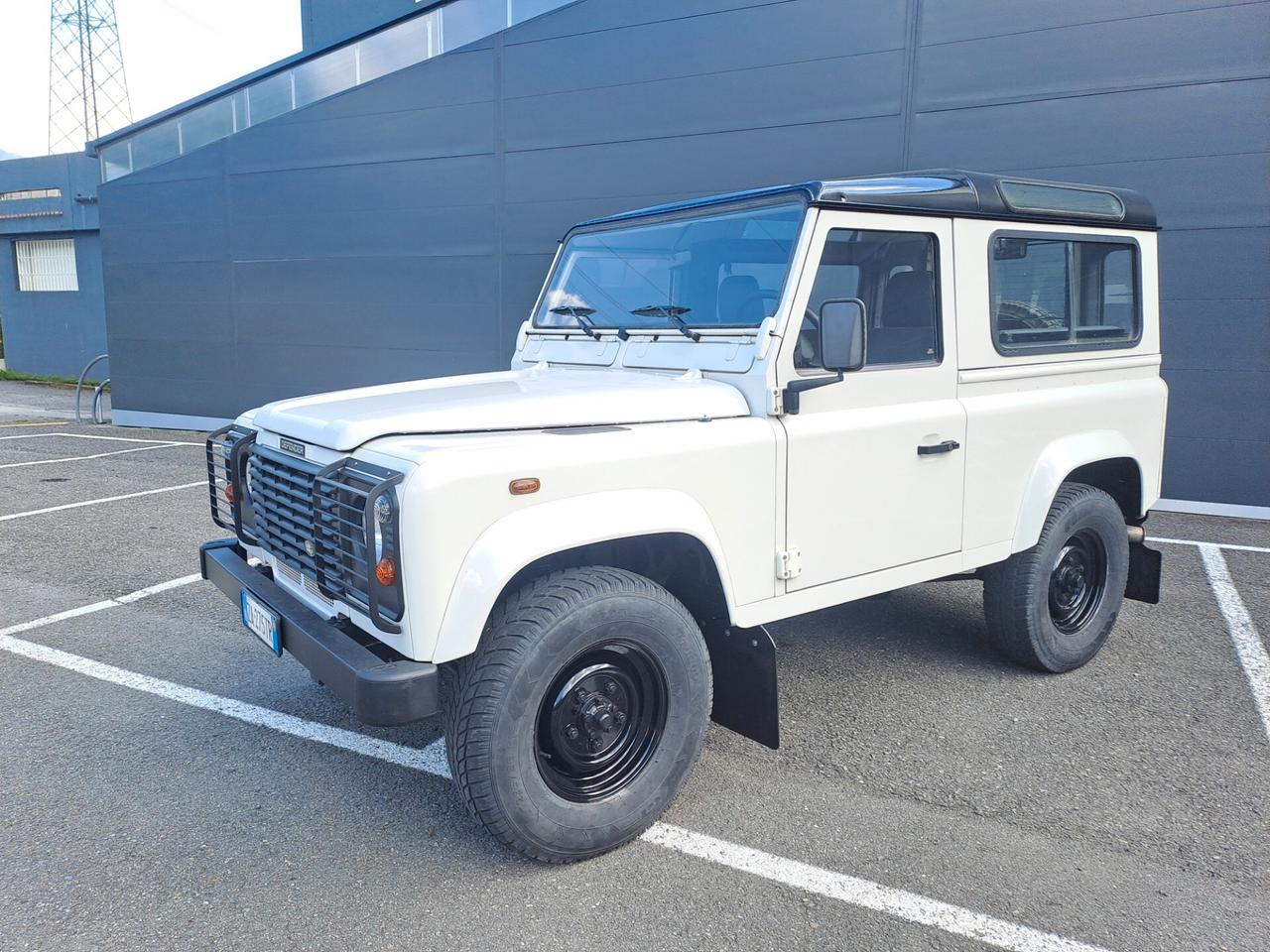 LAND ROVER DEFENDER 90