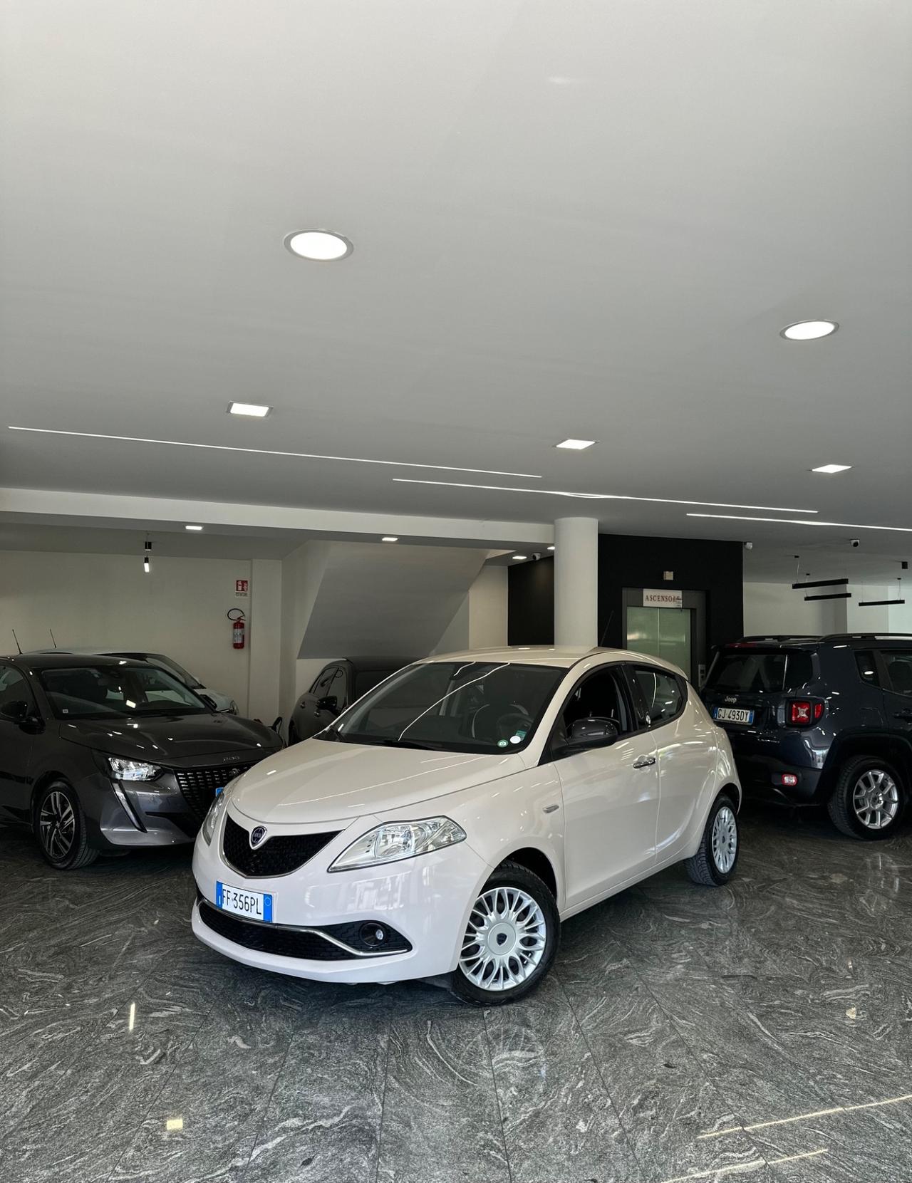 Lancia Ypsilon 1.2 69 CV 5 porte GPL Ecochic Gold