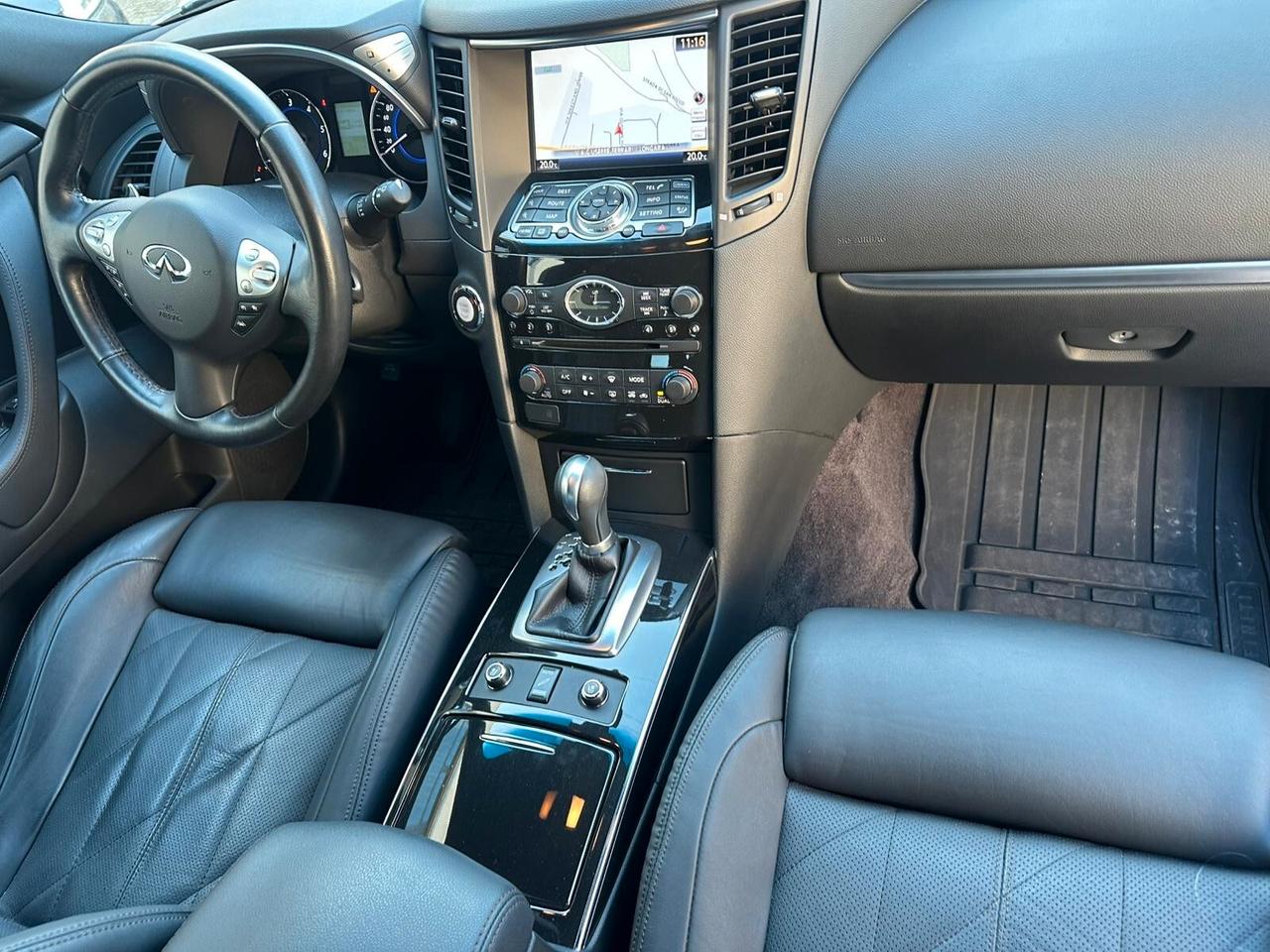 Infiniti QX70 3.0 diesel V6 AT S Premium