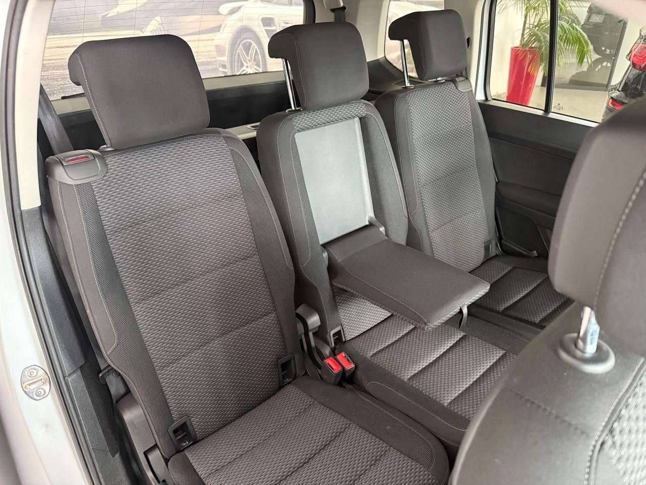 Volkswagen Touran 1.6 TDI 115 CV SCR DSG Business 7 POSTI