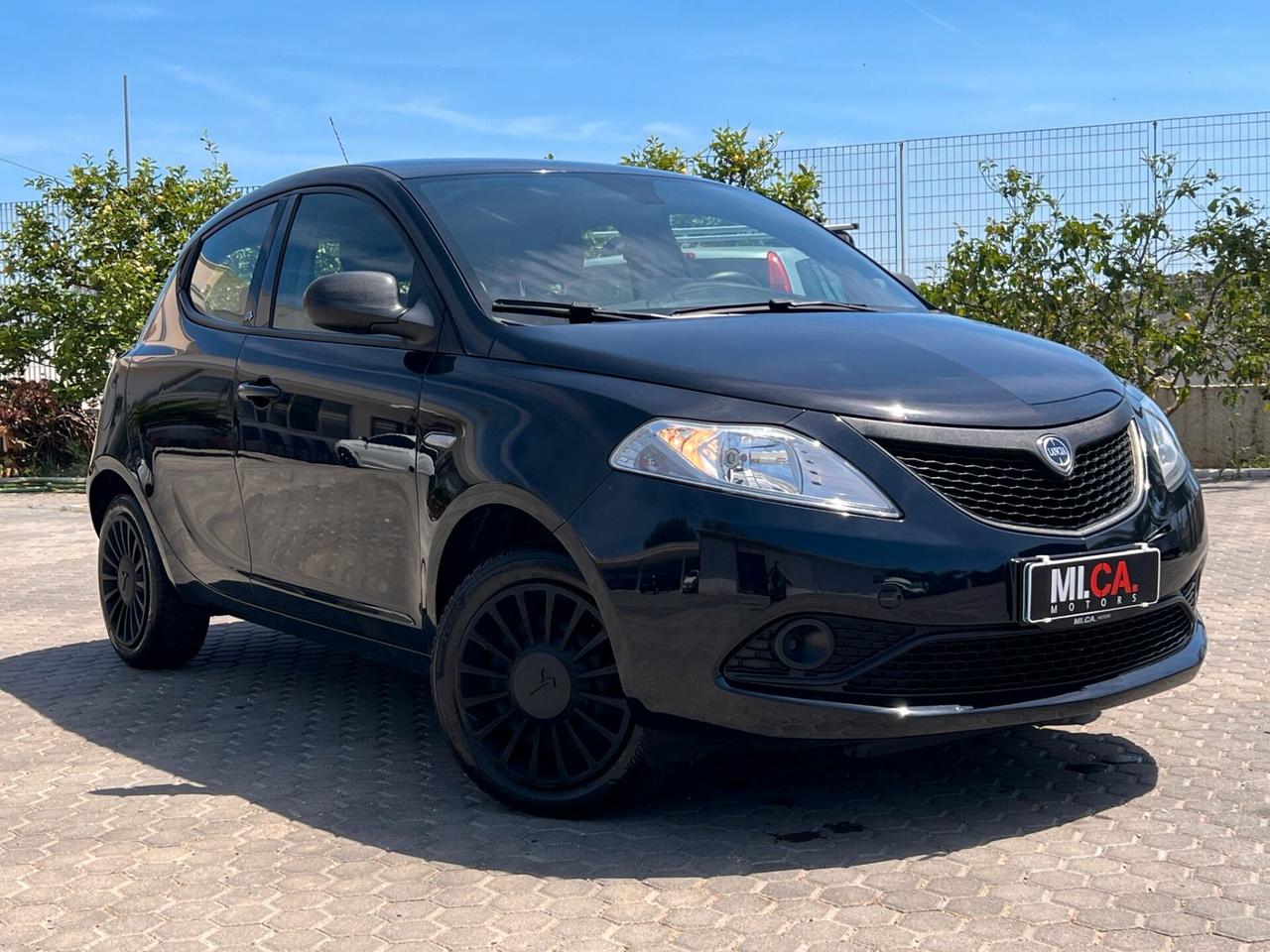 Lancia Ypsilon 1.2 69 CV 5 porte GPL Ecochic Elefantino Blu