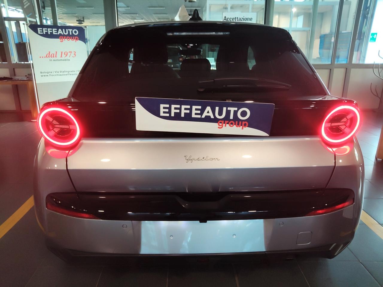 Lancia Ypsilon Hybrid e-DCT LX