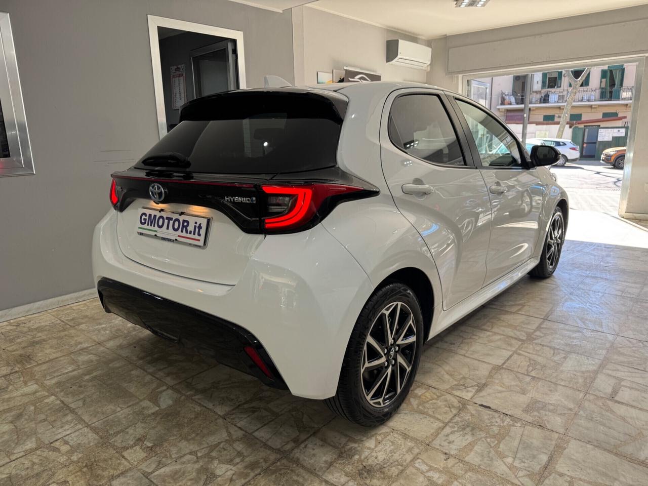 Toyota Yaris 1.5 Hybrid Lounge Aziendale