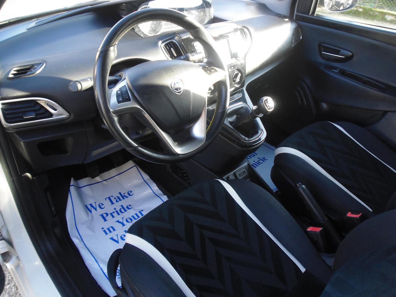 Lancia Ypsilon 1.3 MTJ 5P 95CV NEOPATENTATI SILVER