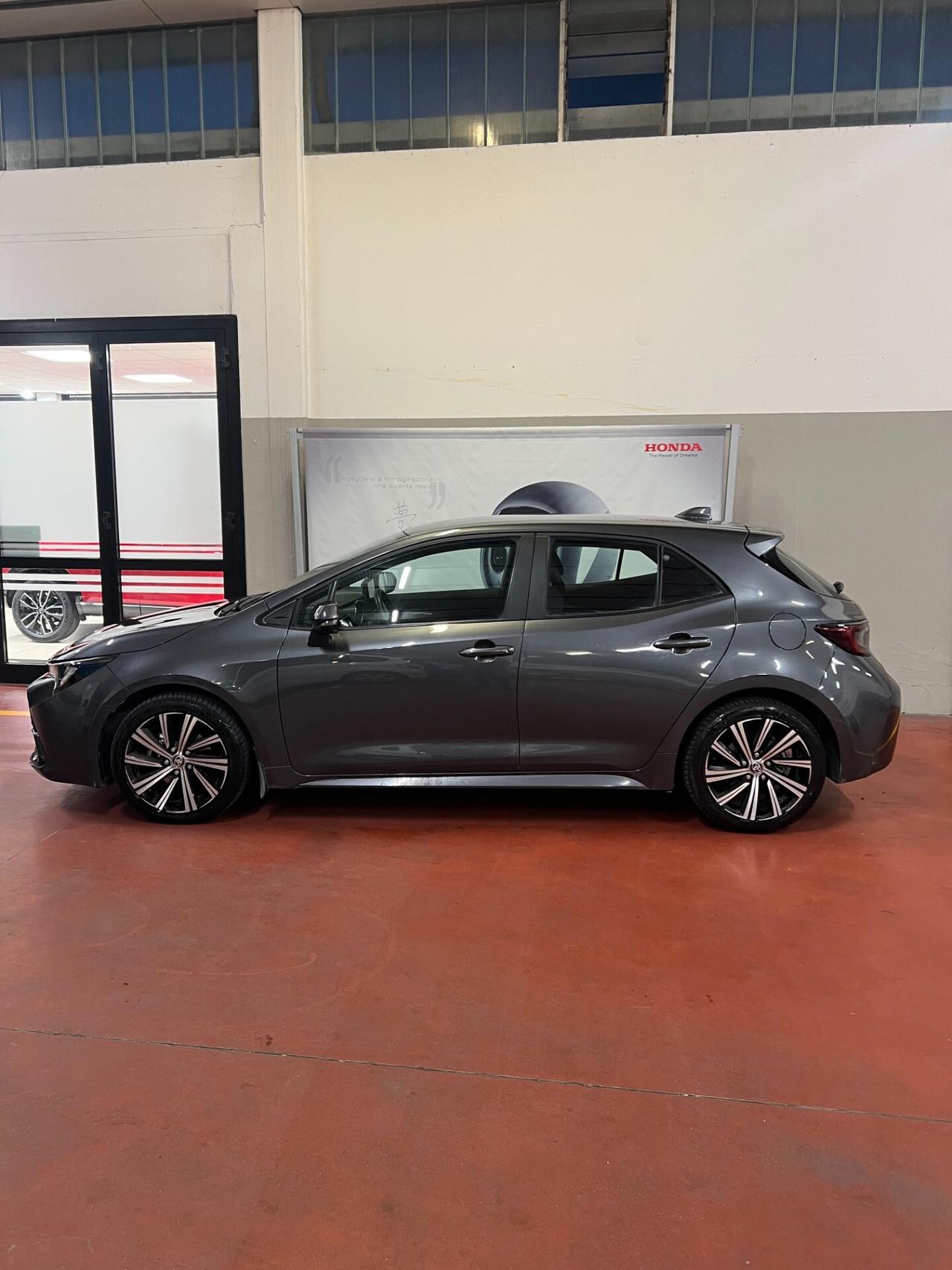 Toyota Corolla Active 1.8 Hybrid