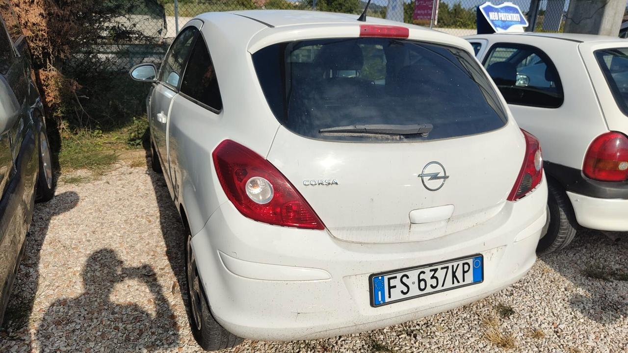 Opel Corsa 1.2 3 porte Club