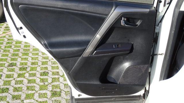 TOYOTA RAV 4 2.0 D-4D 2WD 143cv, versione "Lounge", Garanzia..