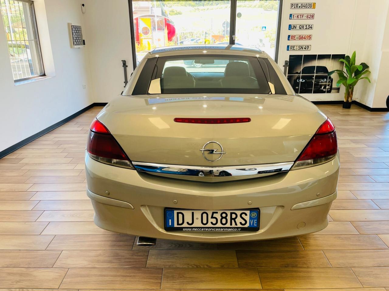 Opel Astra Cabrio TwinTop 1.9 Diesel 150CV Cosmo