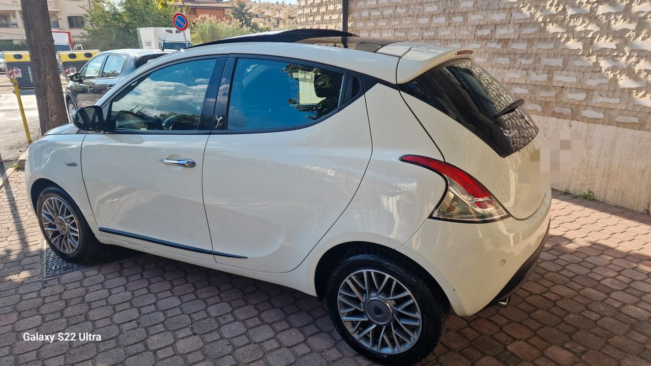 Lancia Ypsilon 1.2 69 CV 5 porte Platinum