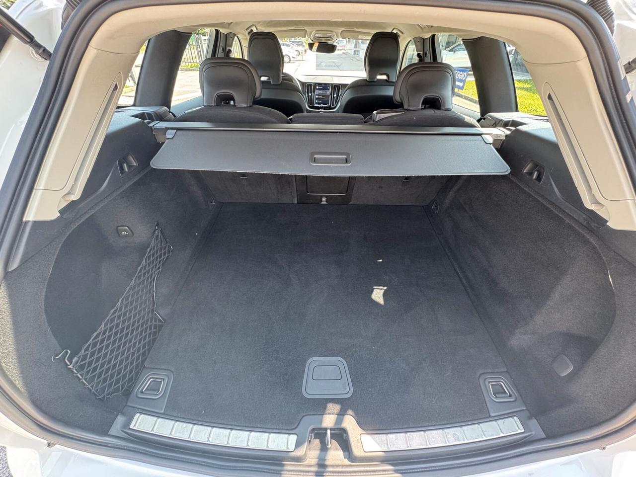 Volvo XC60 B4 AWD (Diesel/Hybrid) Business